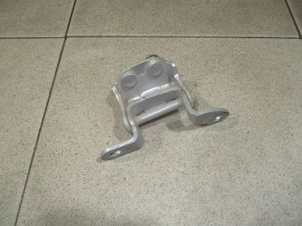 Петля двери задней левой верхняя, 550 рублей, Пермь