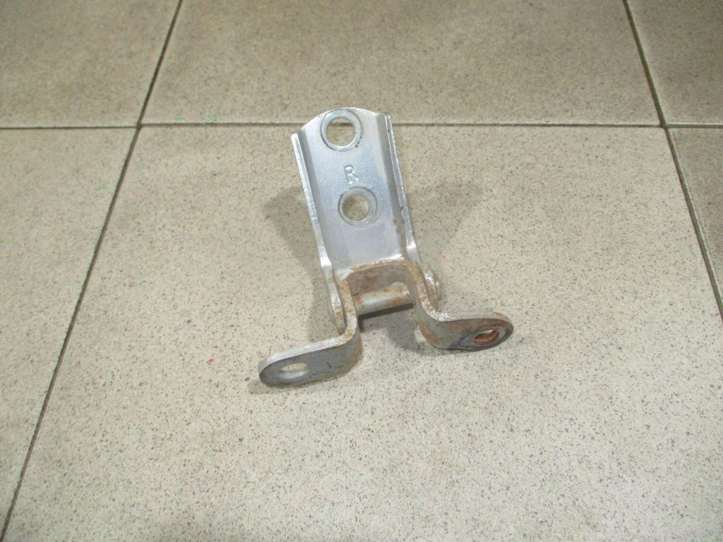 Петля двери задней правой нижняя, 500 рублей, Пермь