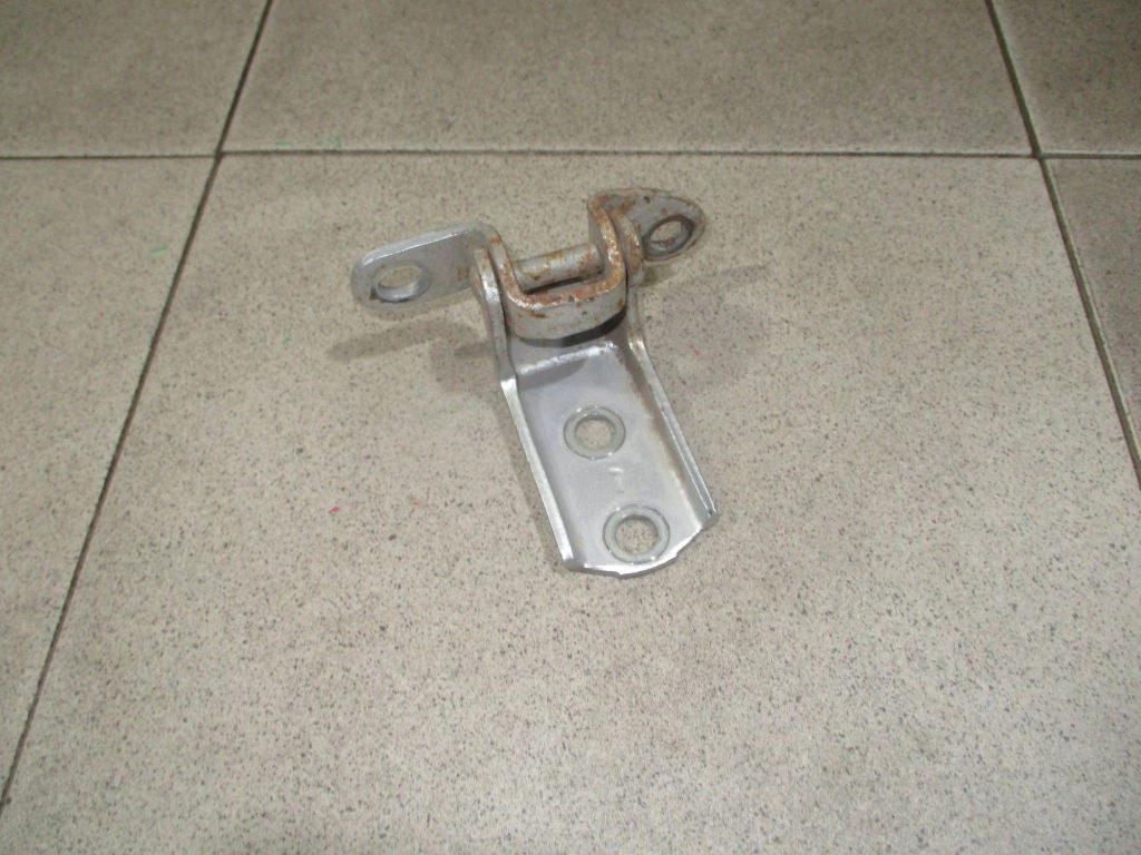 Петля двери задней левой нижняя, 500 рублей, Пермь