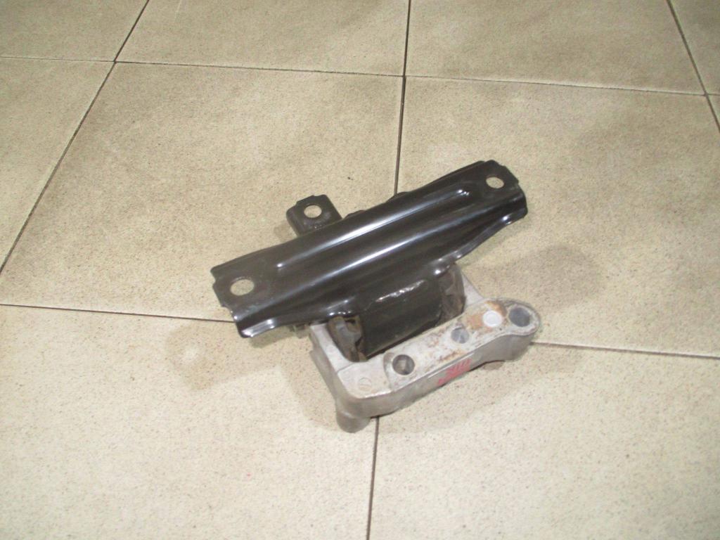 Опора двигателя правая, 2100 рублей, Пермь