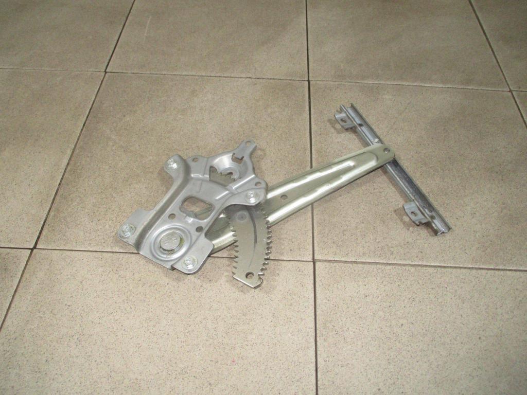 Стеклоподъемник электрический задний, 500 рублей, Пермь