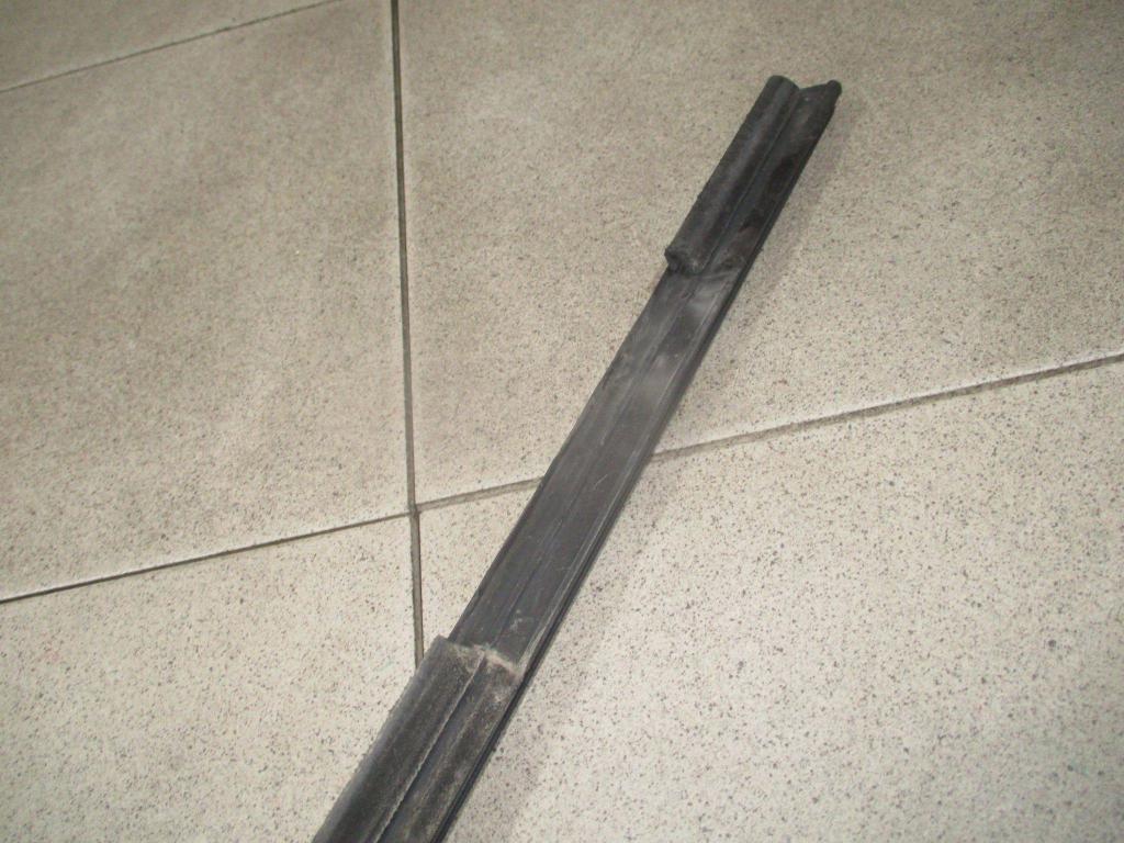 Накладка стекла переднего левого, 1000 рублей, Пермь