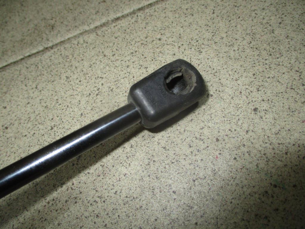 Амортизатор двери багажника, 500 рублей, Пермь