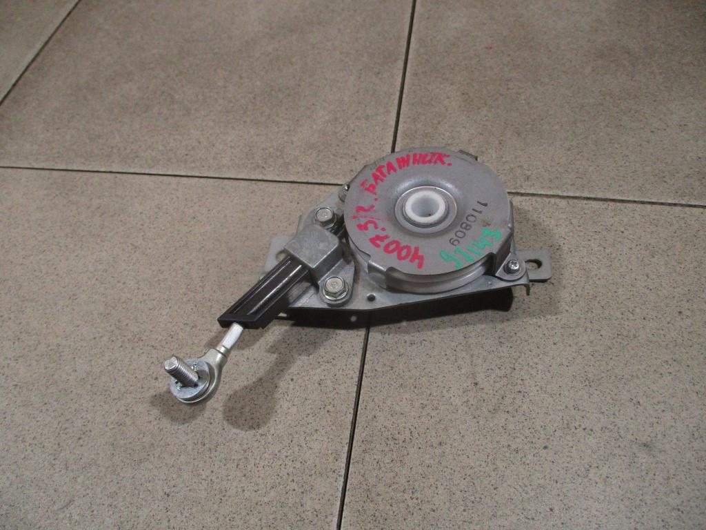 Механизм подъема двери багажника, 500 рублей, Пермь