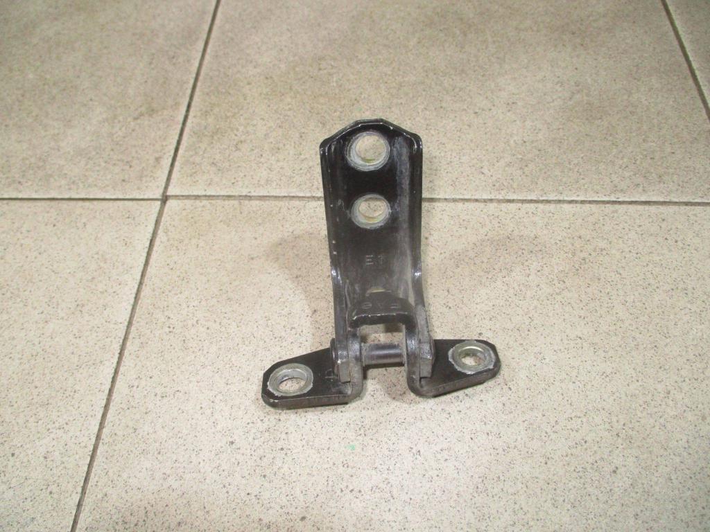 Петля двери задней правой нижняя, 500 рублей, Пермь