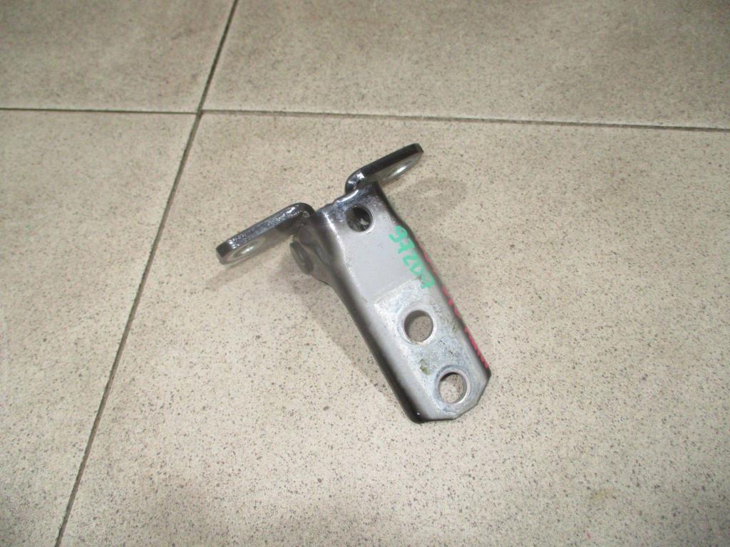 Петля двери задней левой нижняя, 500 рублей, Пермь