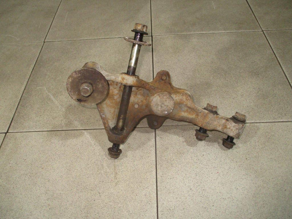 Кулак поворотный задний правый, 1000 рублей, Пермь