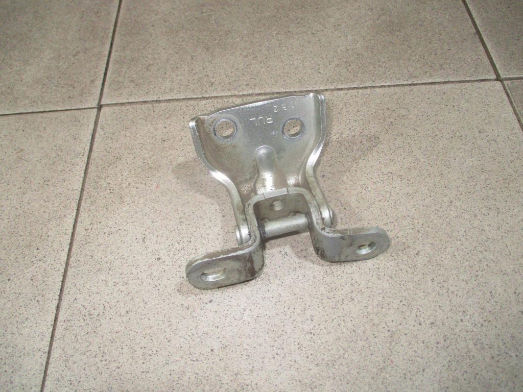 Петля двери задней левой верхняя, 500 рублей, Пермь