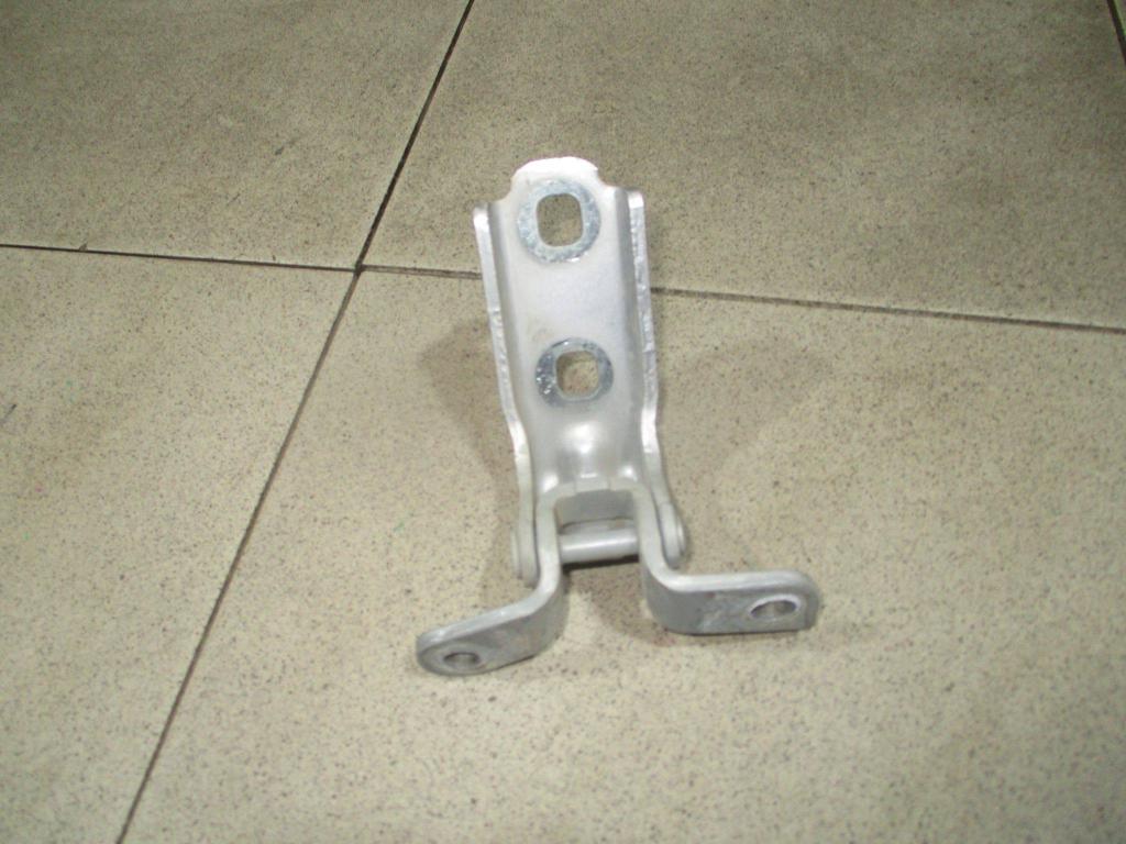 Петля двери задней левой нижняя, 500 рублей, Пермь