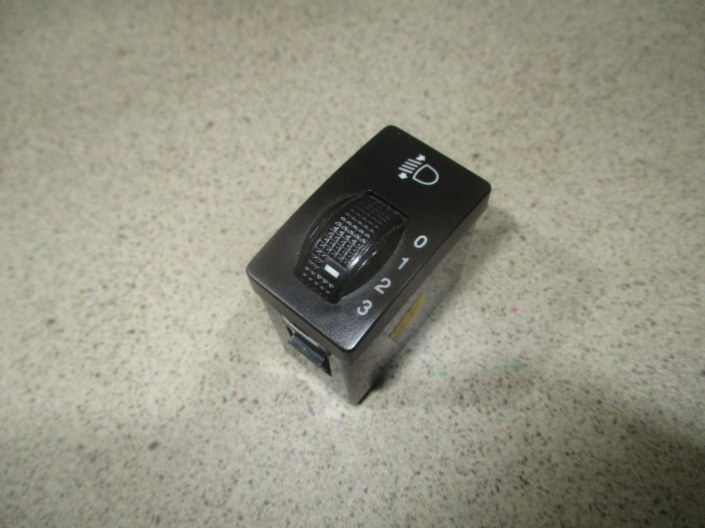 Кнопка корректора фар, 500 рублей, Пермь