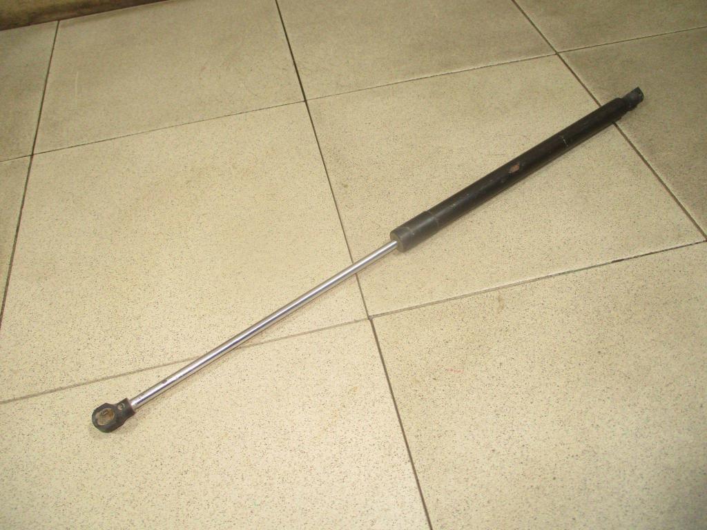 Амортизатор капота, 500 рублей, Пермь