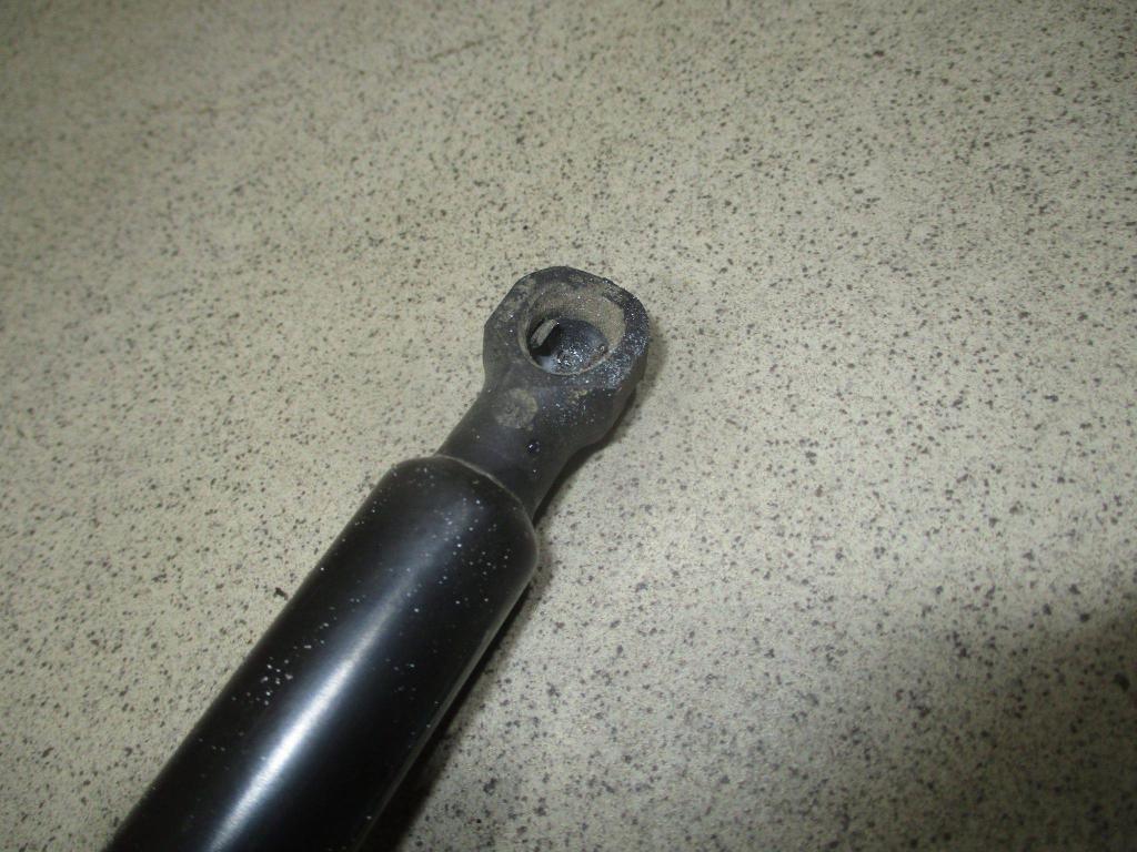 Амортизатор капота, 500 рублей, Пермь