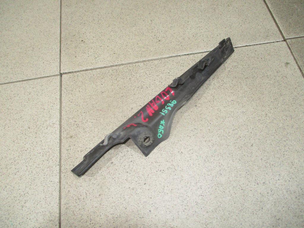 Накладка лобового стекла левая, 500 рублей, Пермь