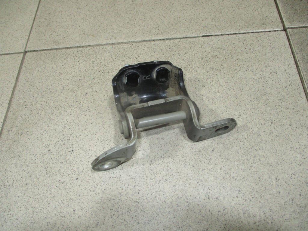 Петля двери задней правой верхняя, 550 рублей, Пермь