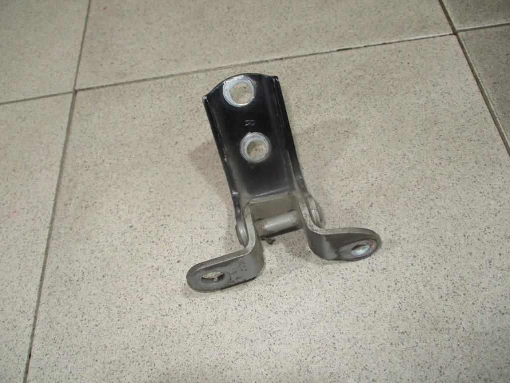 Петля двери задней правой нижняя, 500 рублей, Пермь