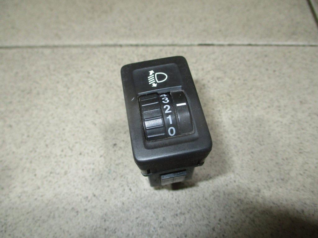 Кнопка корректора фар, 500 рублей, Пермь