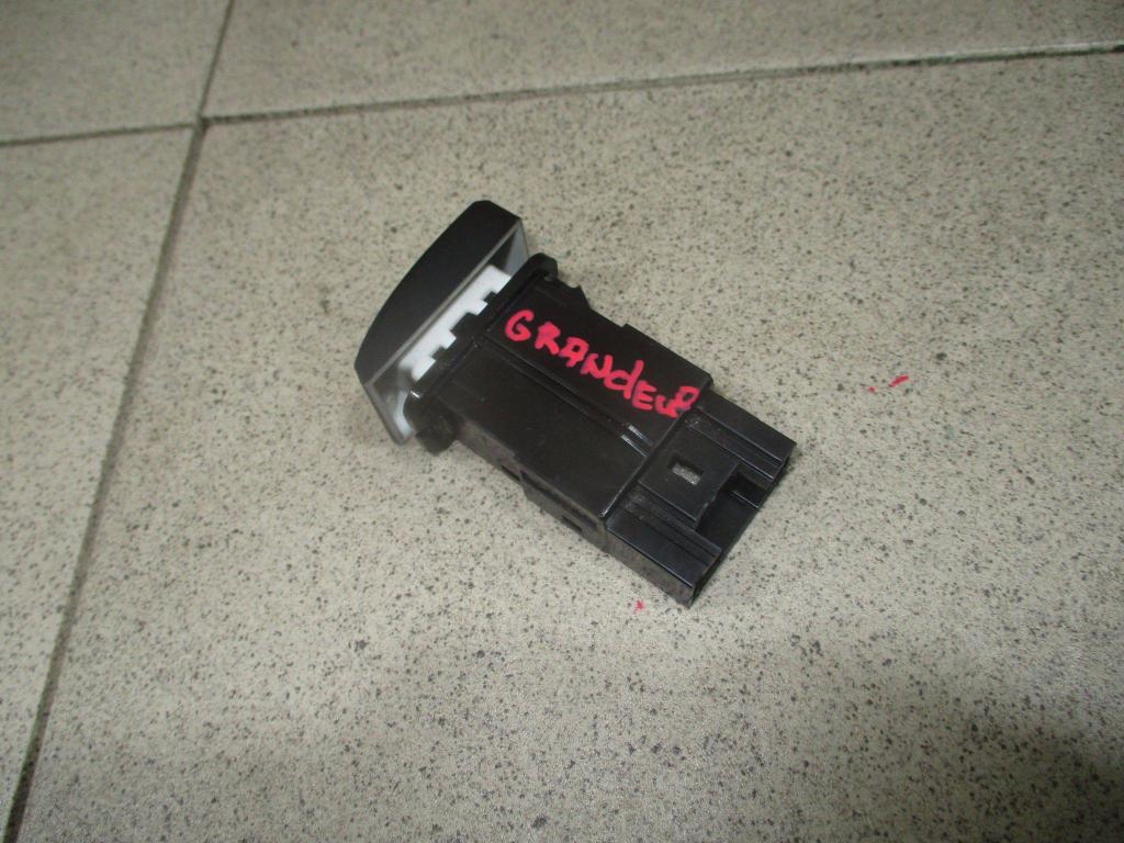 Кнопка антипробуксовочной системы, 500 рублей, Пермь