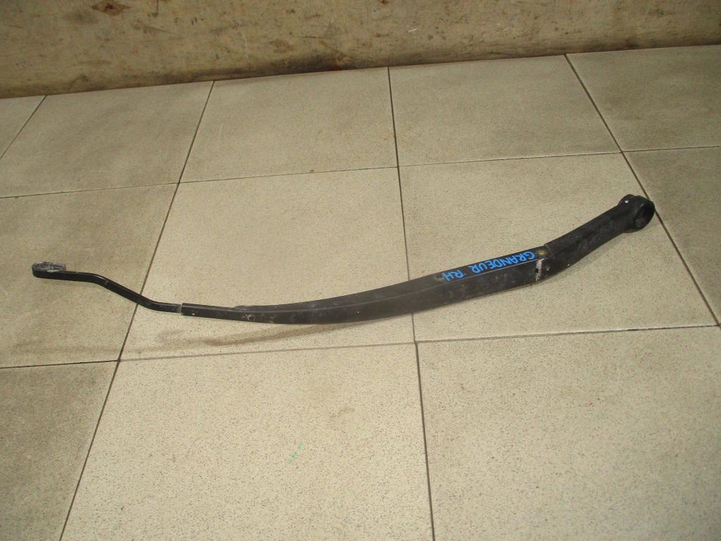 Поводок стеклоочистителя передний правый, 700 рублей, Пермь