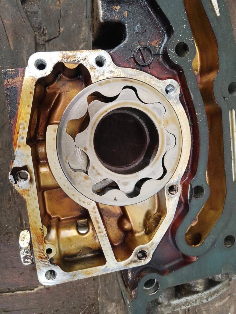 Насос масляный, 6000 рублей, Пермь