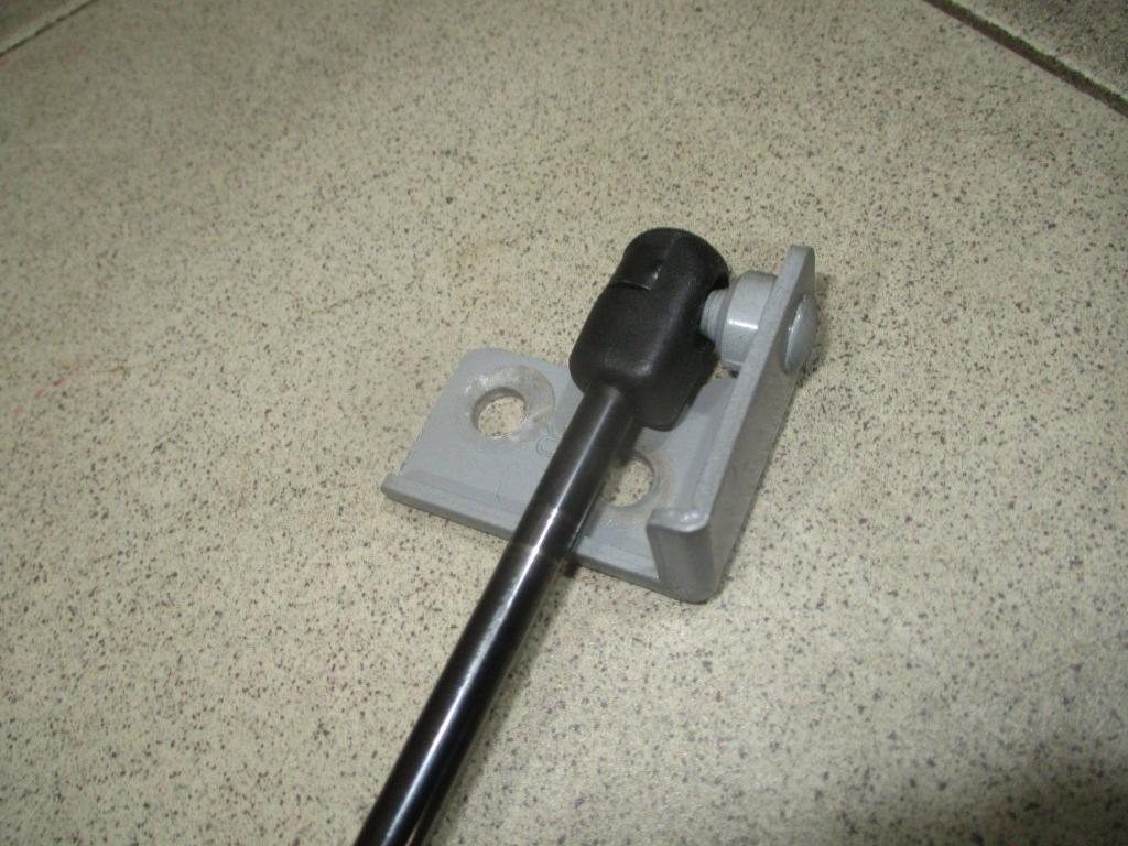 Амортизатор крышки багажника, 500 рублей, Пермь