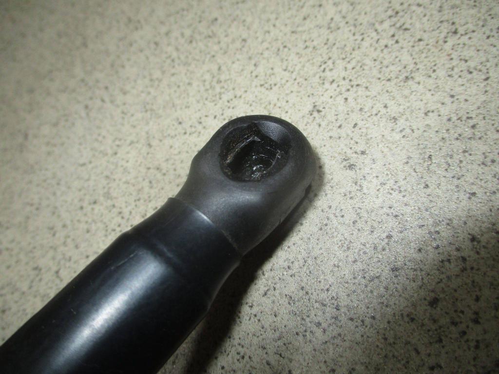 Амортизатор крышки багажника, 500 рублей, Пермь