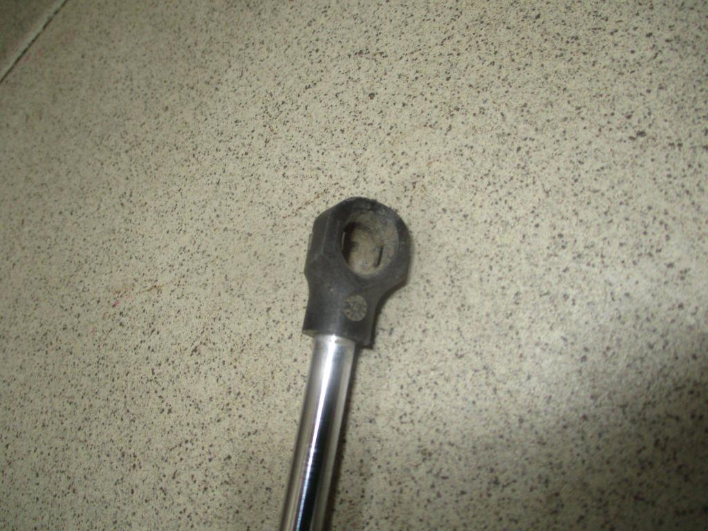 Амортизатор капота, 500 рублей, Пермь