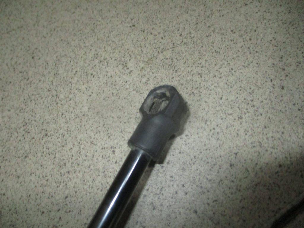 Амортизатор двери багажника, 500 рублей, Пермь