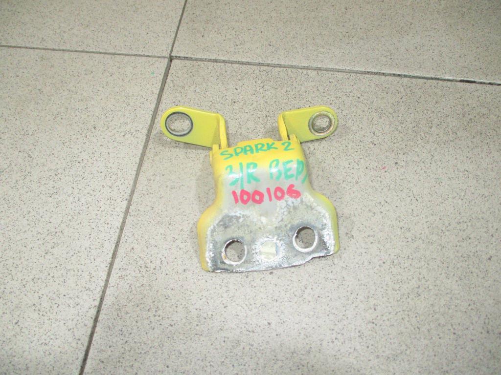 Петля двери задней правой верхняя, 500 рублей, Пермь