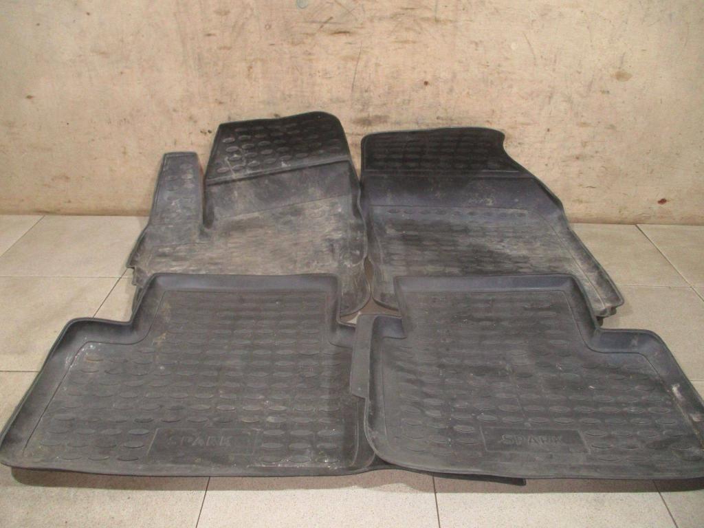 Комплект ковриков салона, 1000 рублей, Пермь