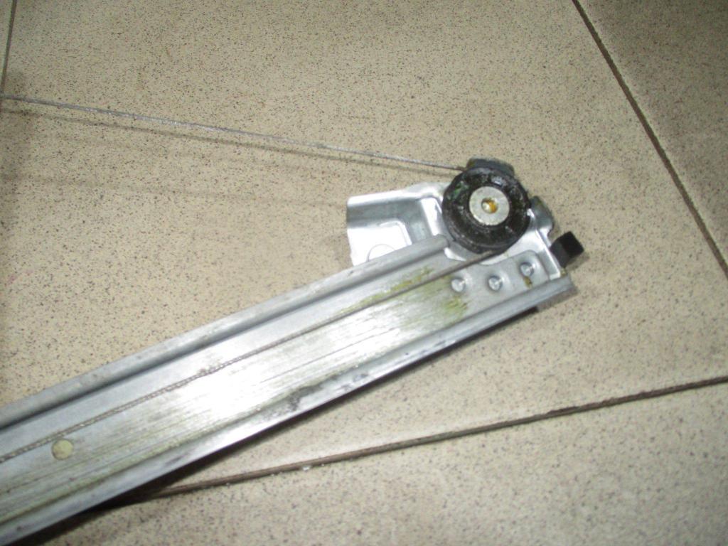 Стеклоподъемник механический задний левый, 500 рублей, Пермь