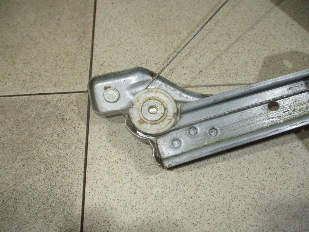 Стеклоподъемник механический задний левый, 500 рублей, Пермь