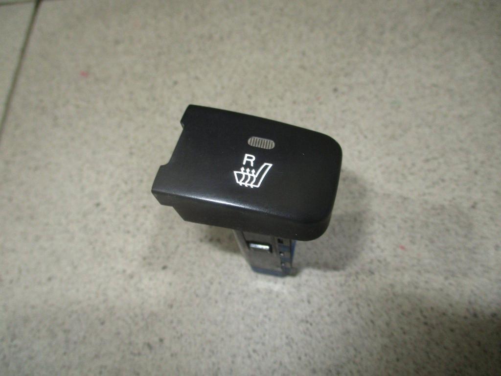 Кнопка обогрева сидений, 500 рублей, Пермь