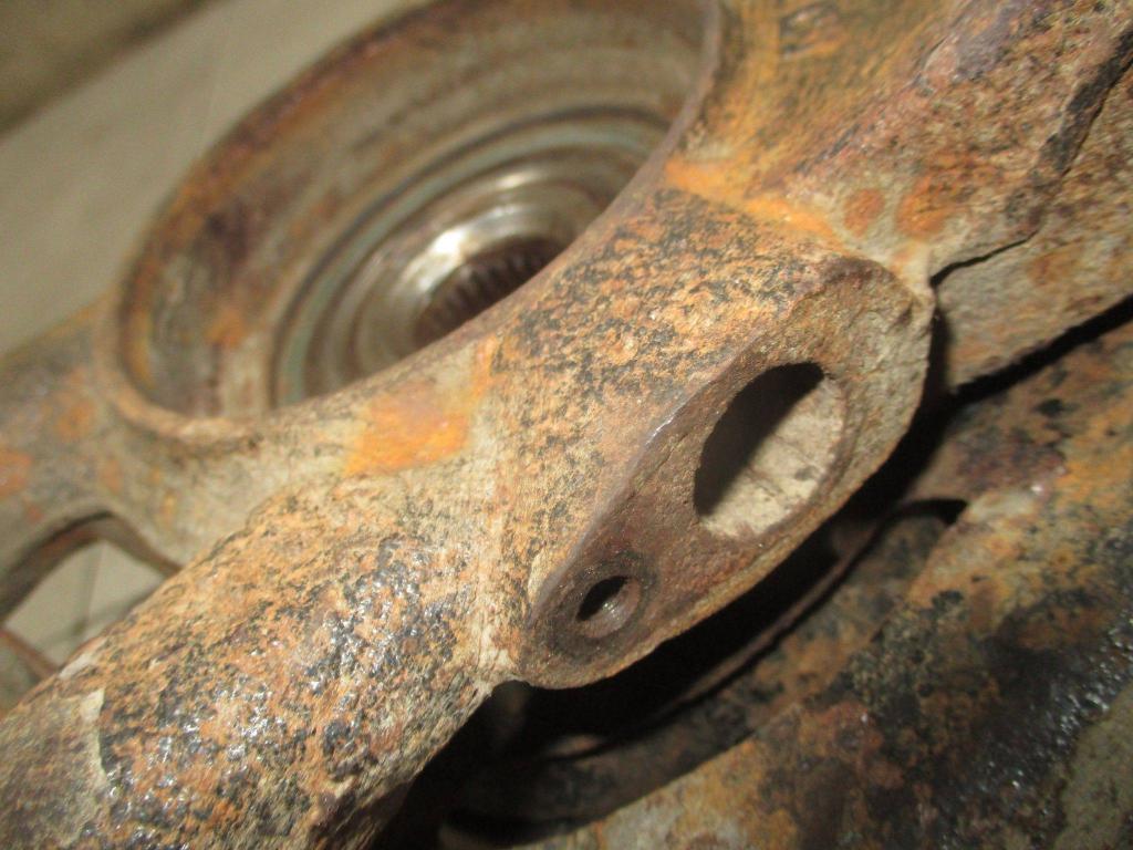 Кулак поворотный передний правый, 3000 рублей, Пермь