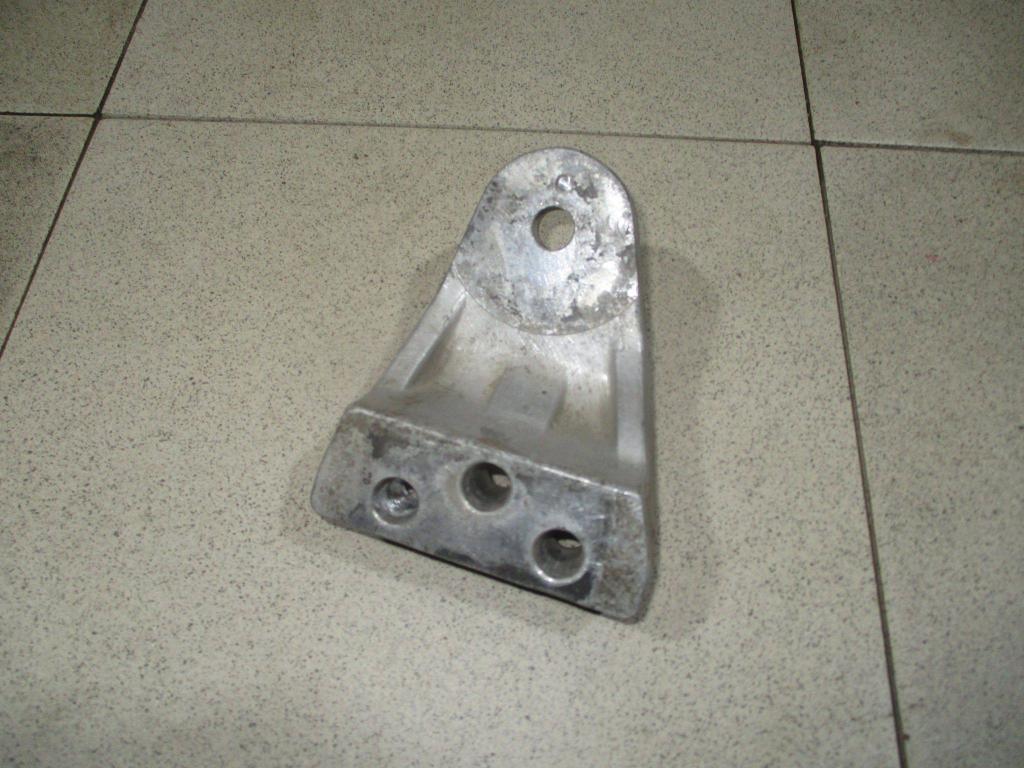 Кронштейн двигателя правый, 500 рублей, Пермь