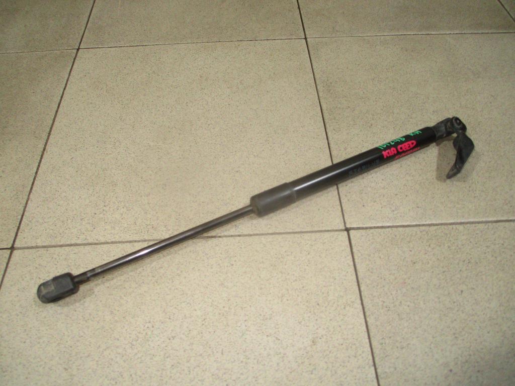 Амортизатор двери багажника, 500 рублей, Пермь