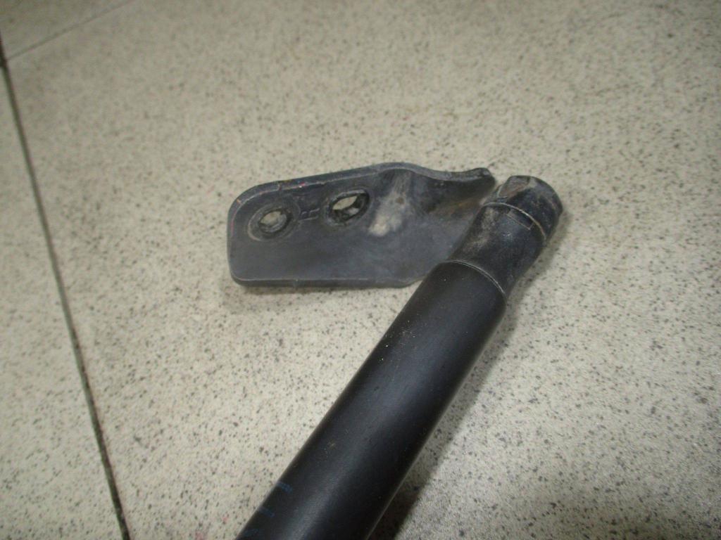 Амортизатор двери багажника, 500 рублей, Пермь