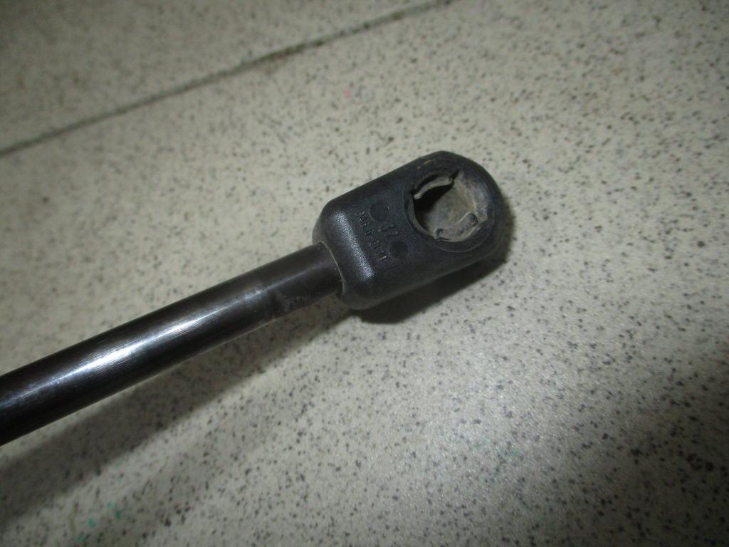 Амортизатор двери багажника, 500 рублей, Пермь