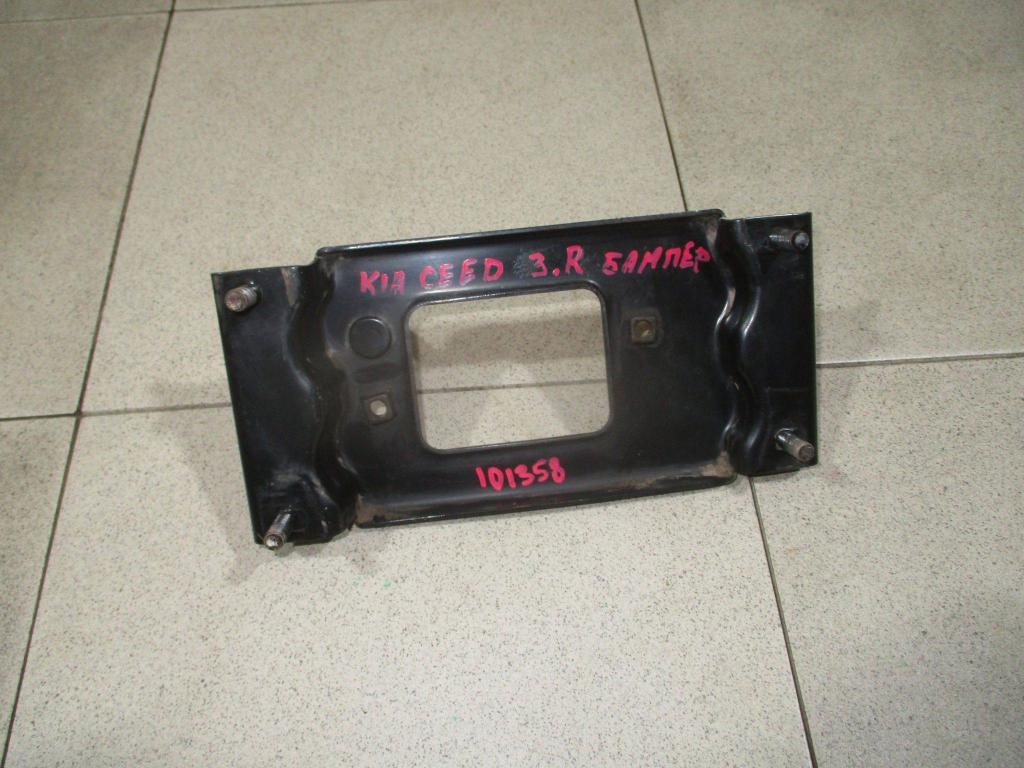 Кронштейн усилителя заднего бампера правый, 900 рублей, Пермь