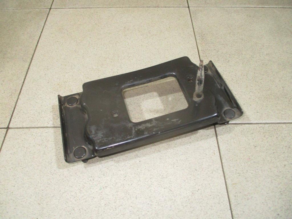 Кронштейн усилителя заднего бампера левый, 900 рублей, Пермь