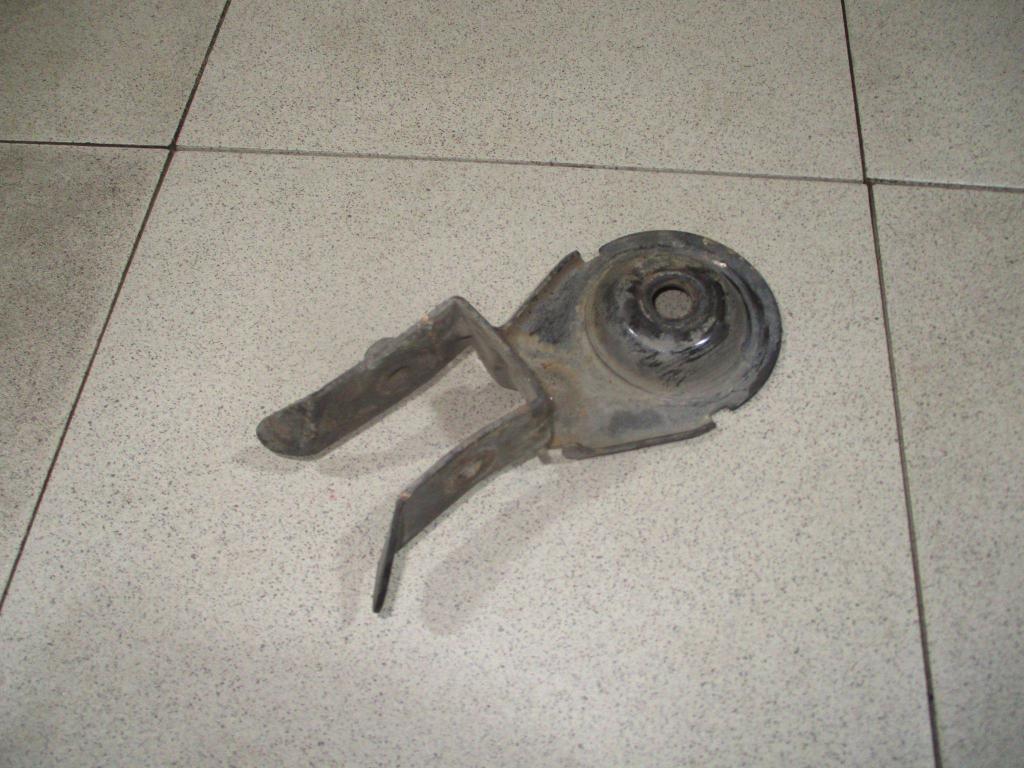 Кронштейн усилителя переднего бампера левый, 1000 рублей, Пермь