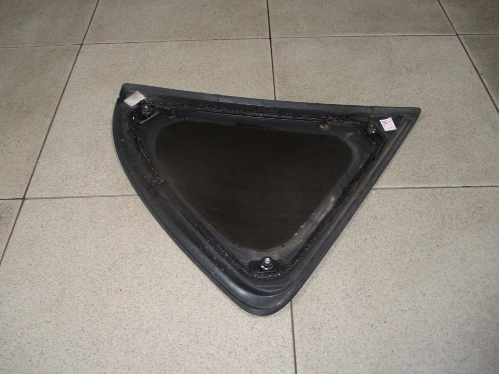 Стекло кузовное глухое правое, 1000 рублей, Пермь