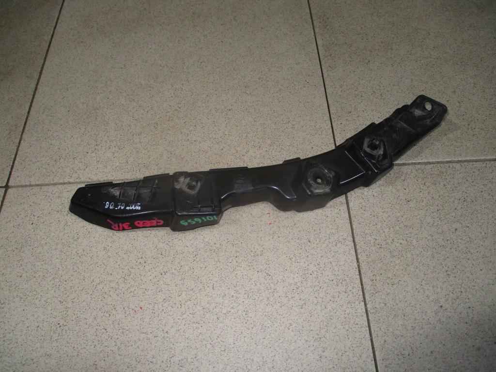 Кронштейн заднего бампера правый, 500 рублей, Пермь