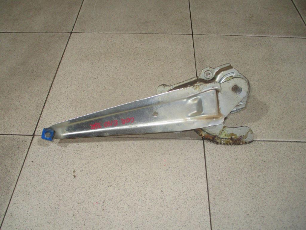 Стеклоподъемник механический задний правый, 550 рублей, Пермь