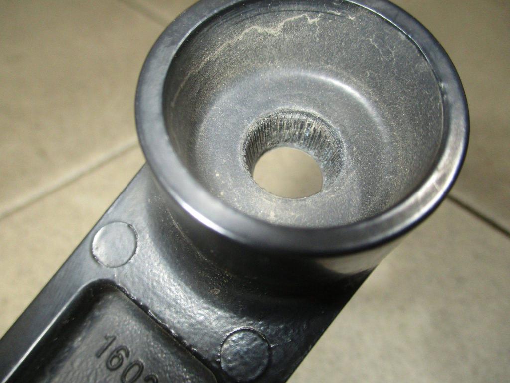 Поводок стеклоочистителя передний правый, 750 рублей, Пермь