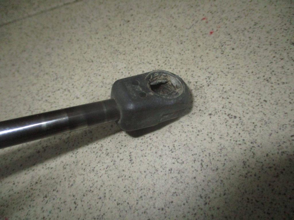 Амортизатор двери багажника, 500 рублей, Пермь