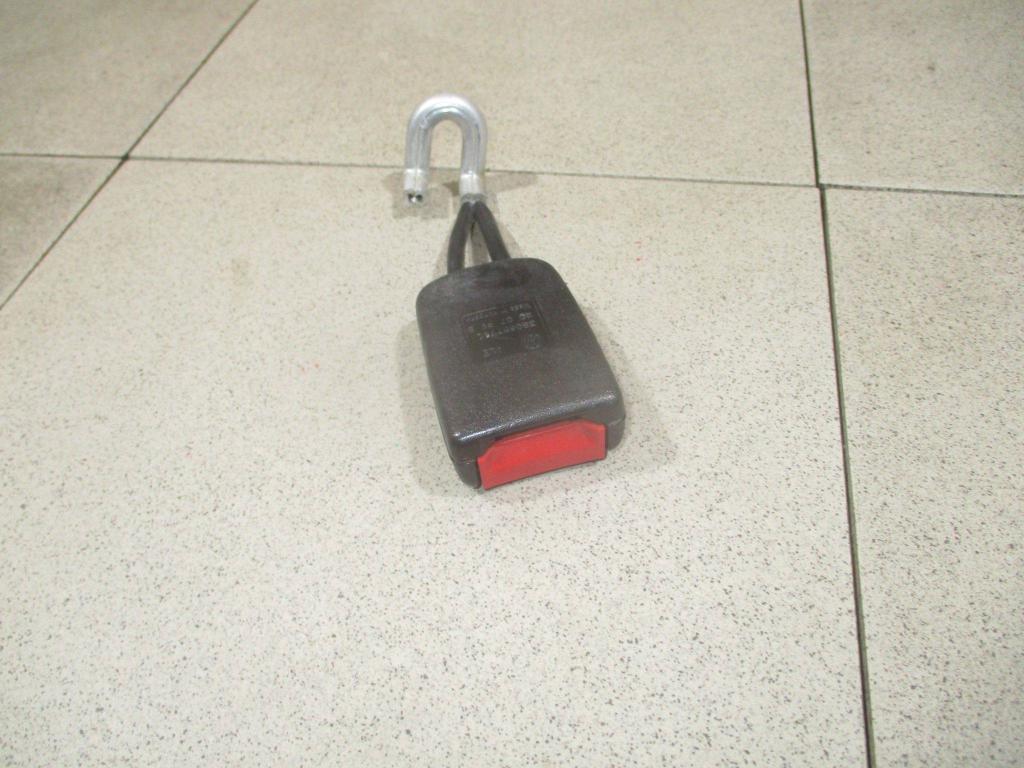 Ответная часть ремня безопасности, 500 рублей, Пермь