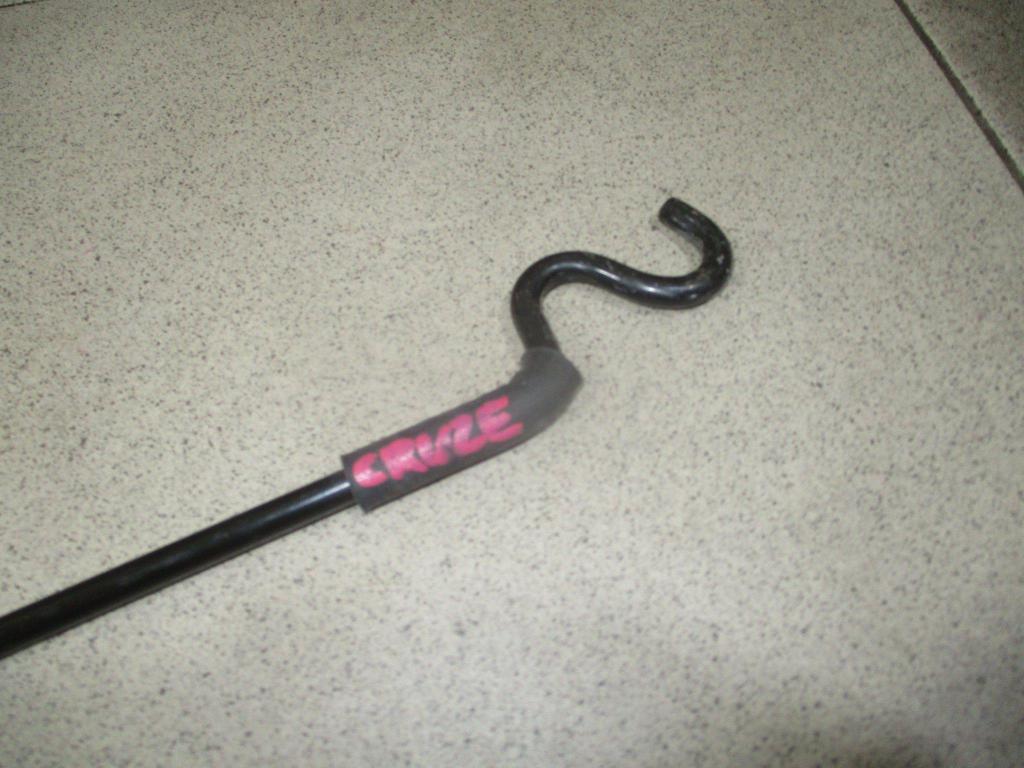 Держатель капота, 500 рублей, Пермь