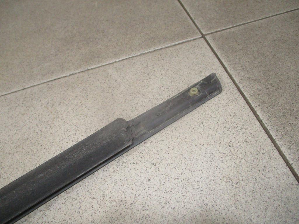 Накладка стекла переднего правого, 1000 рублей, Пермь