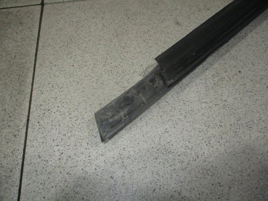 Накладка стекла переднего правого, 1000 рублей, Пермь