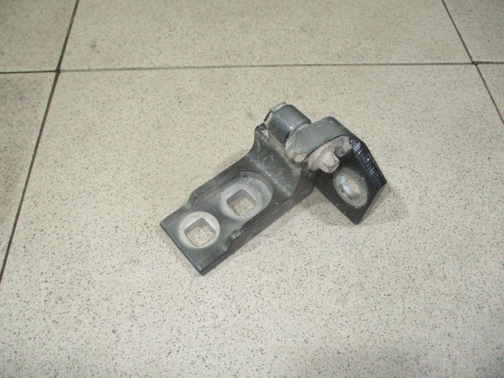 Петля двери передней правой нижняя, 500 рублей, Пермь